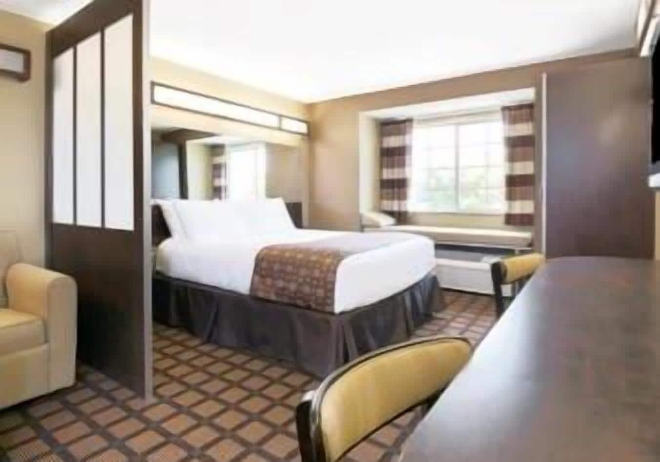 Microtel & By Wyndham Airport