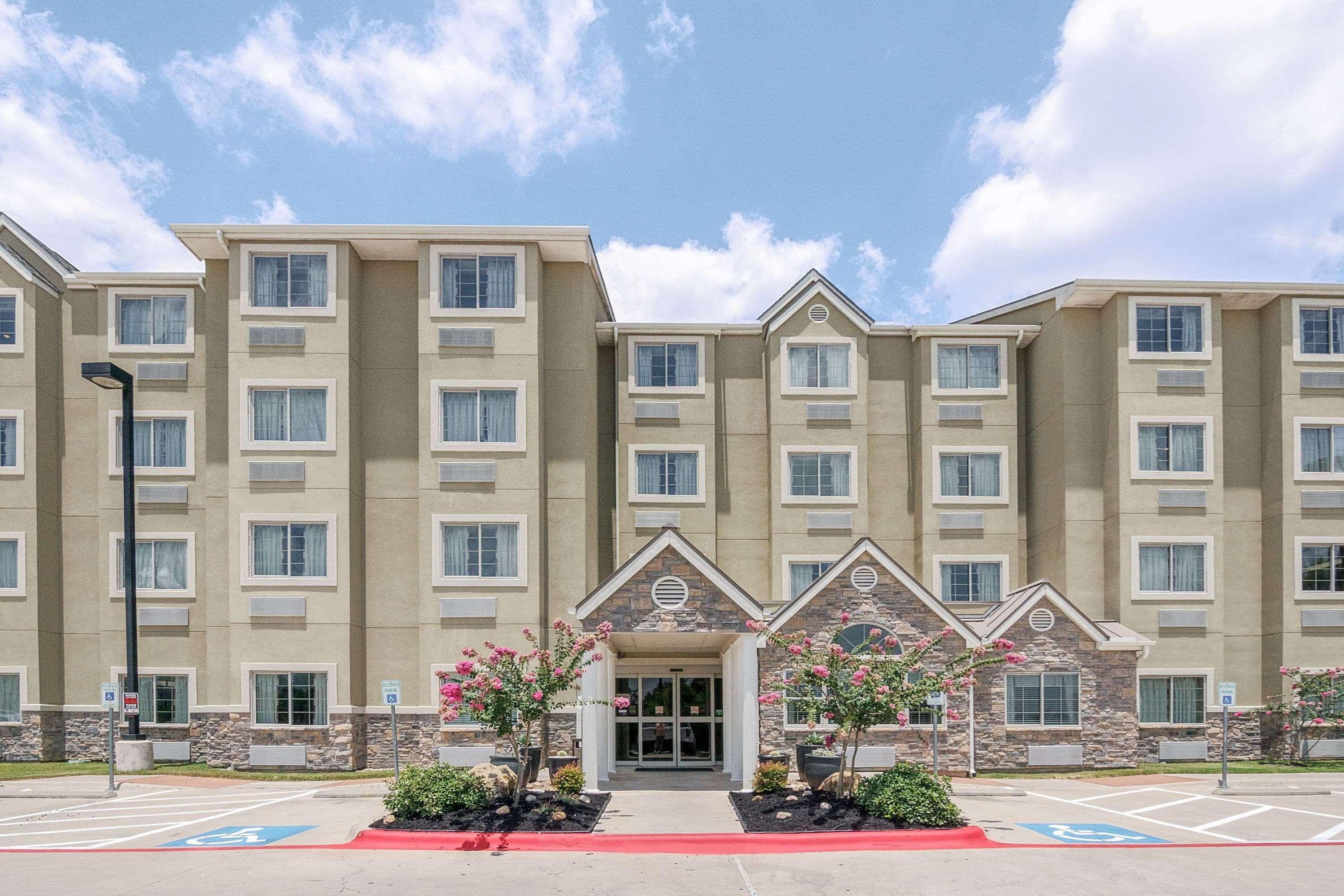 Microtel & By Wyndham Airport