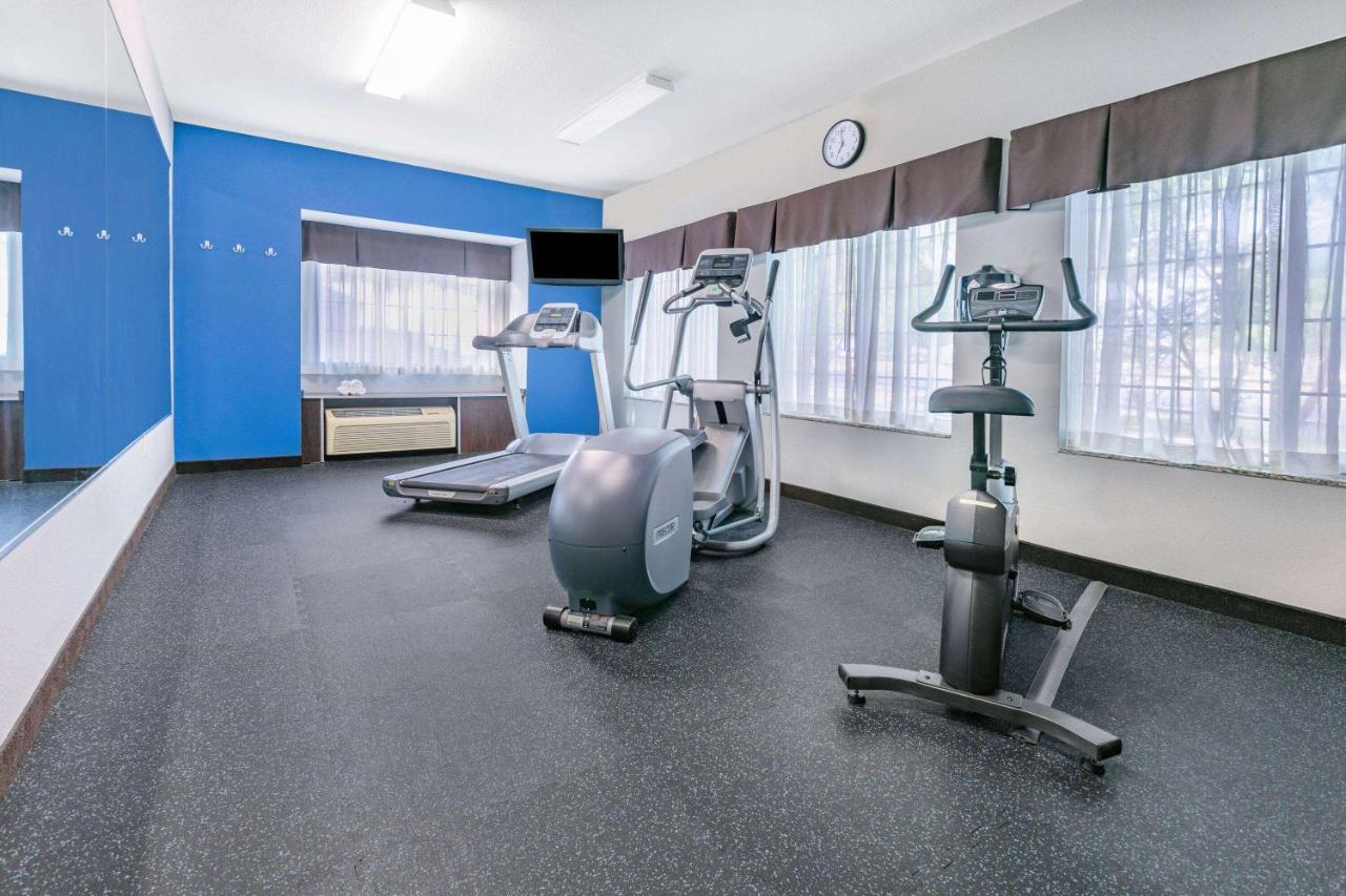 Microtel & By Wyndham Airport Hotel Austin