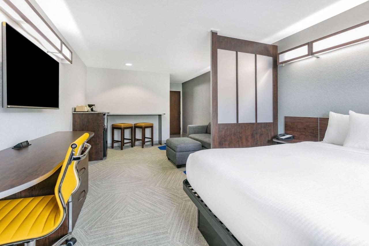 Hotel Microtel & By Wyndham Airport Austin