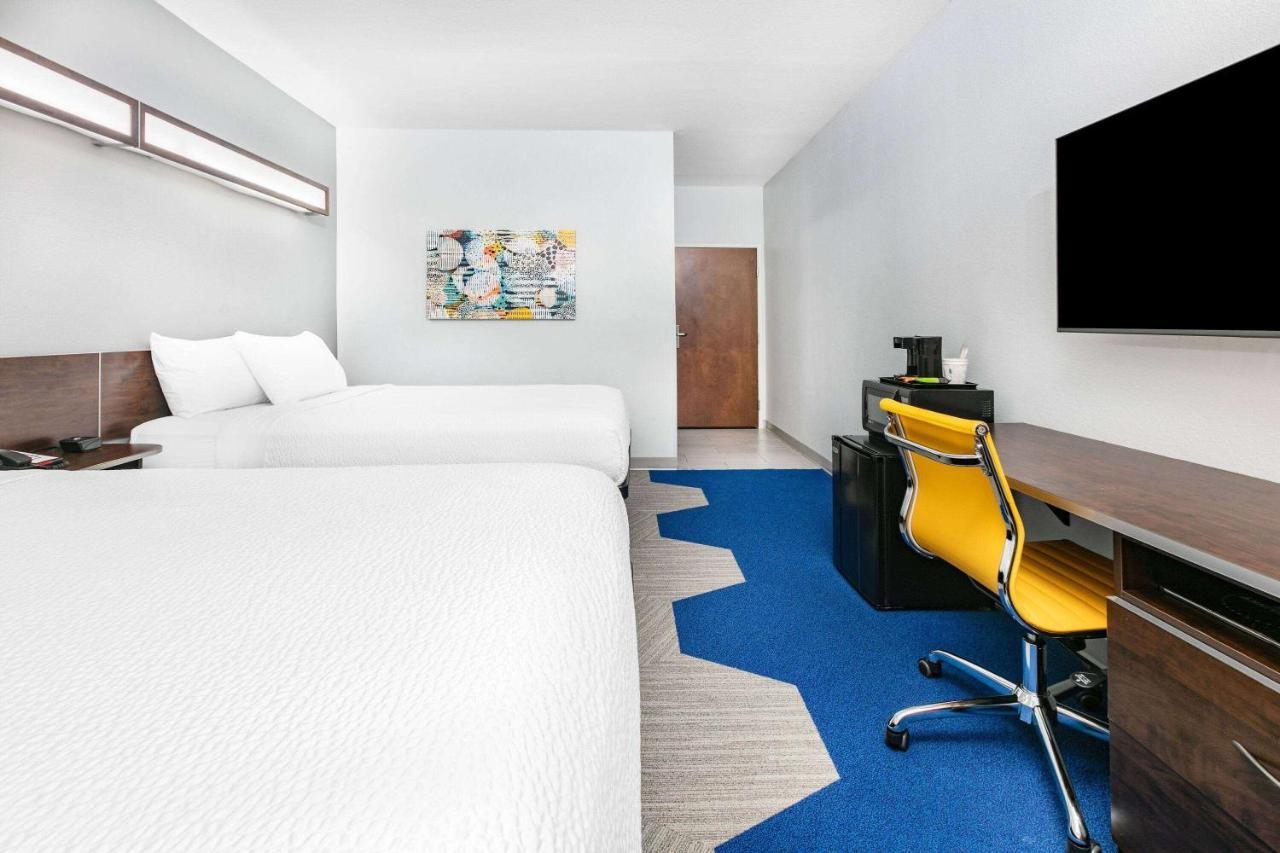 Microtel & By Wyndham Airport Hotel Austin