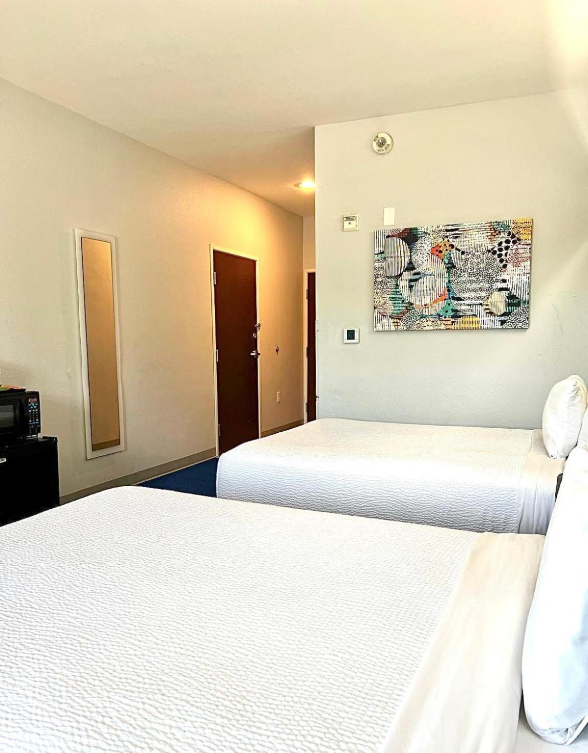 Hotel Microtel & By Wyndham Airport