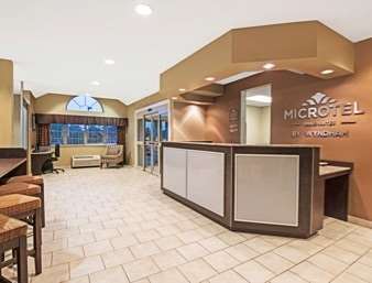Microtel & By Wyndham Airport 3*